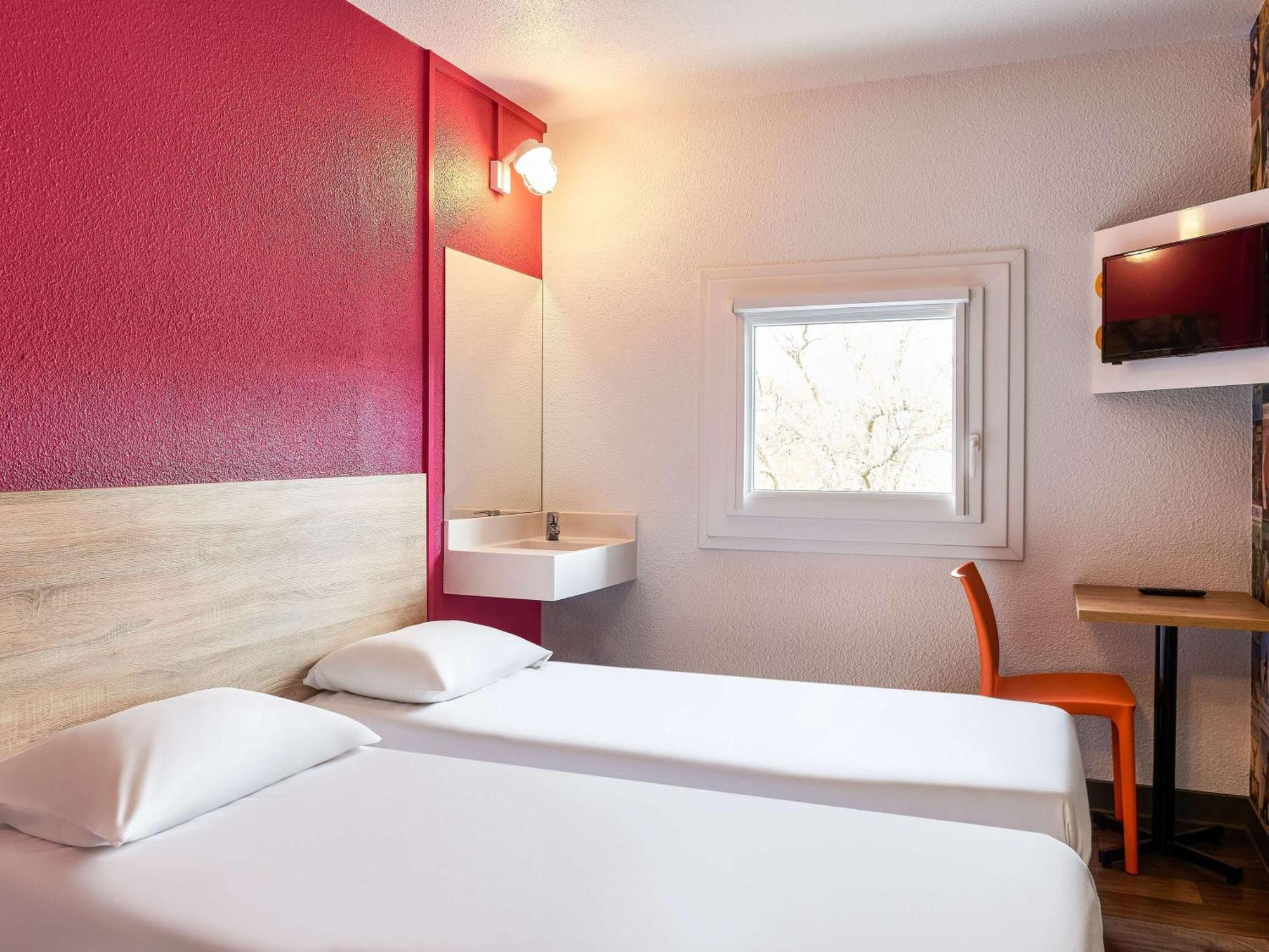 Hotelf1 Bretigny Sur Orge Exterior foto
